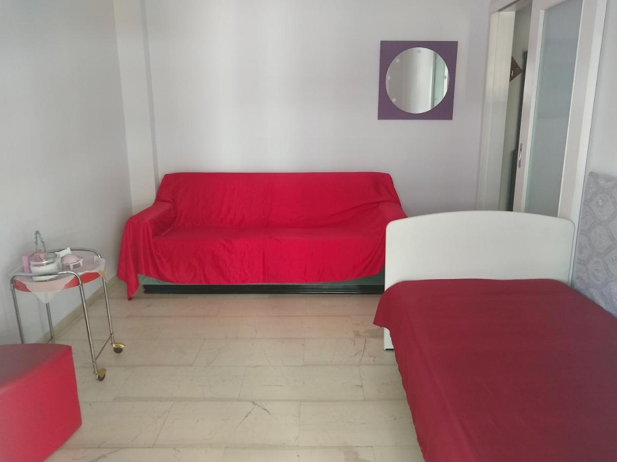 Acropolis Within 10 Minutes Walk! Classical Apartment And A Hostess At Your Side! Athens Ngoại thất bức ảnh